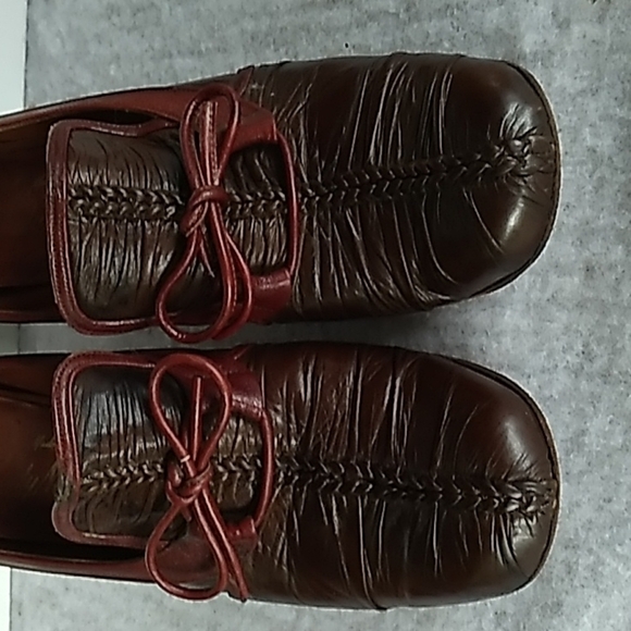 Vintage 1960s Lady Mcguire two Tone brown heels - Picture 3 of 9